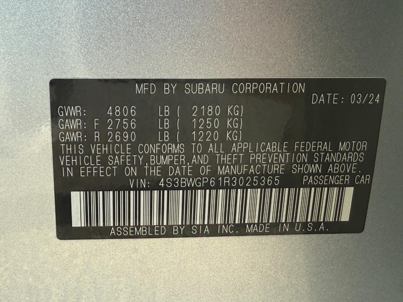 Subaru Legacy Vehicle Full-screen Gallery Image 26