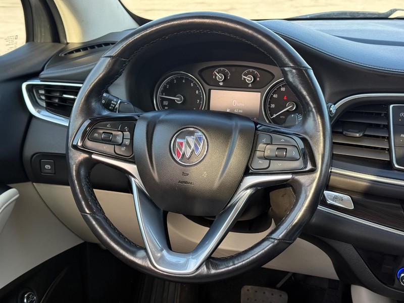 Buick Enclave Vehicle Full-screen Gallery Image 14