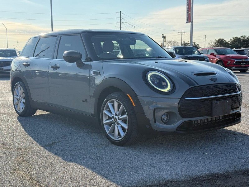 MINI Clubman Vehicle Full-screen Gallery Image 9