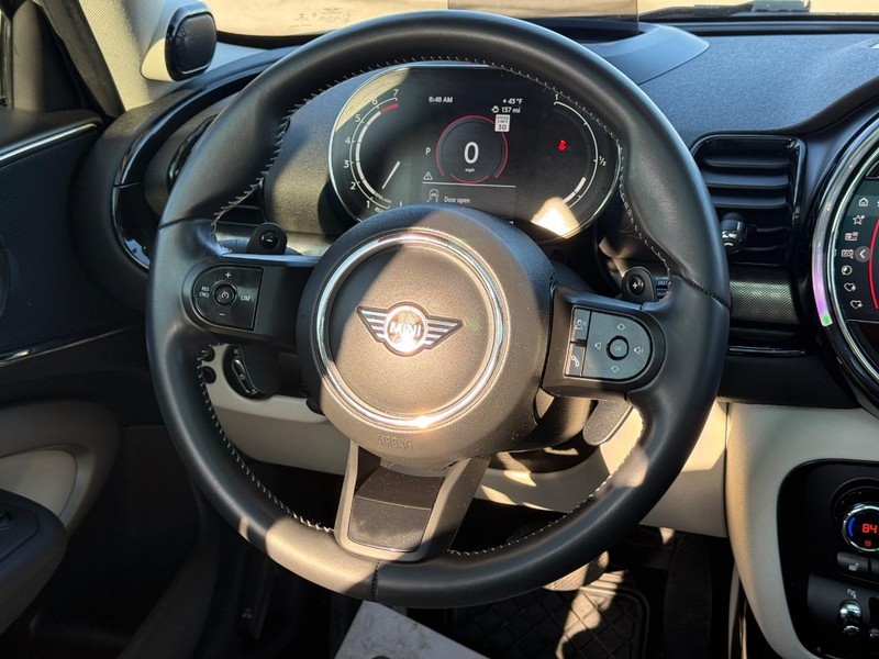 MINI Clubman Vehicle Full-screen Gallery Image 14