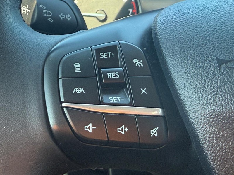 Ford Maverick Vehicle Full-screen Gallery Image 14