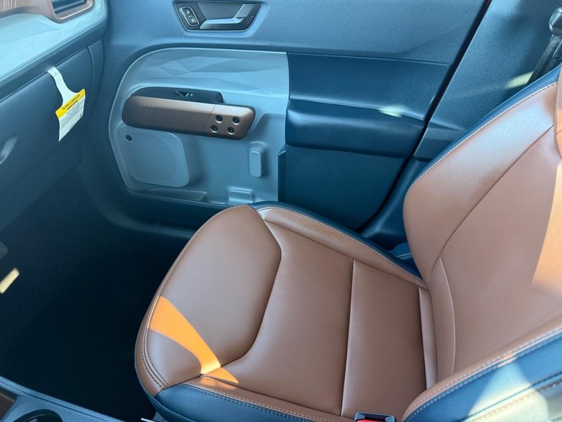 Ford Maverick Vehicle Full-screen Gallery Image 21