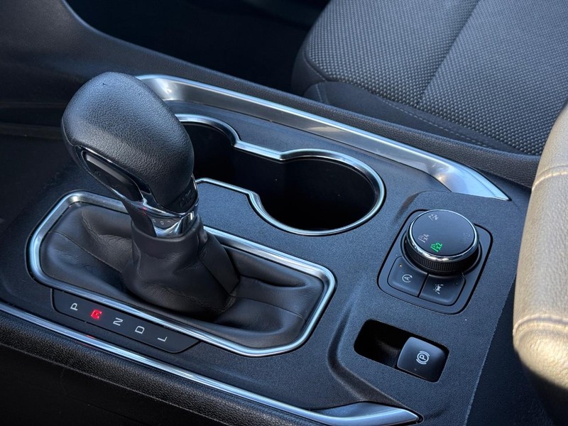 Chevrolet Traverse Vehicle Full-screen Gallery Image 19