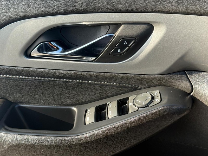 Chevrolet Traverse Vehicle Full-screen Gallery Image 23