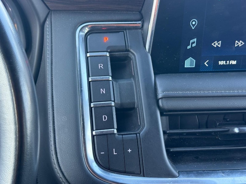 Chevrolet Tahoe Vehicle Full-screen Gallery Image 17