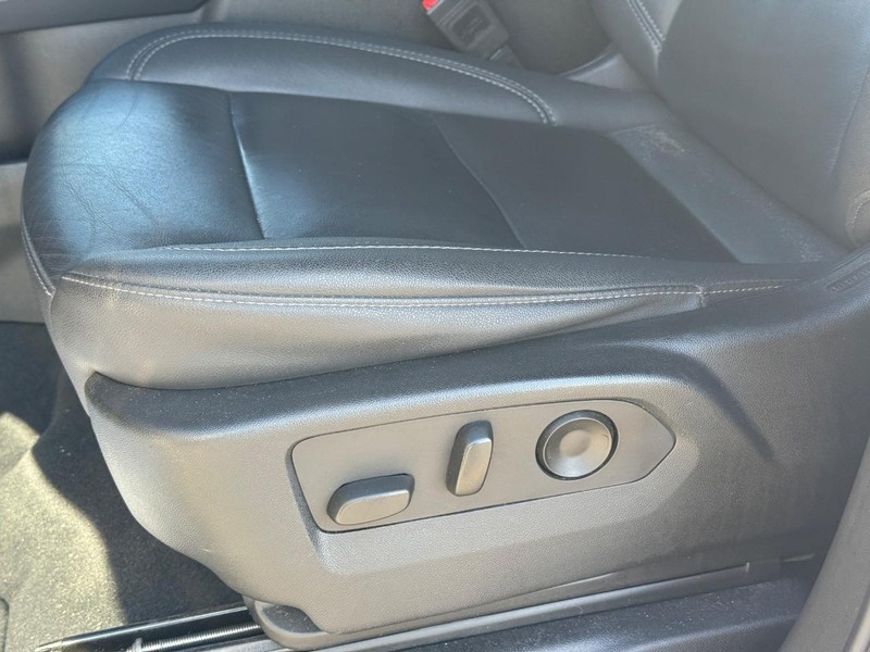 Chevrolet Tahoe Vehicle Full-screen Gallery Image 26