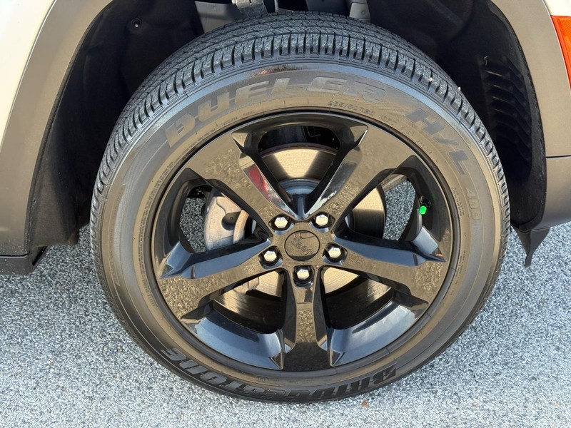 Jeep Grand Cherokee Vehicle Full-screen Gallery Image 7