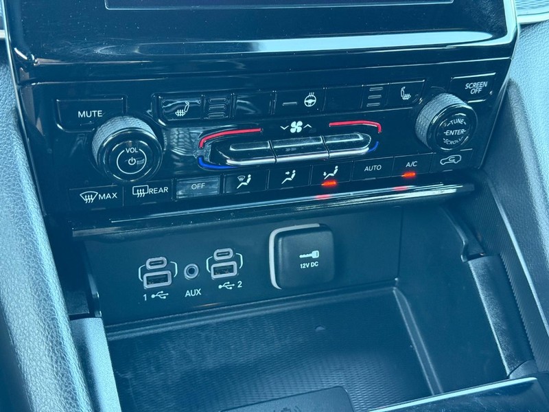 Jeep Grand Cherokee Vehicle Full-screen Gallery Image 18