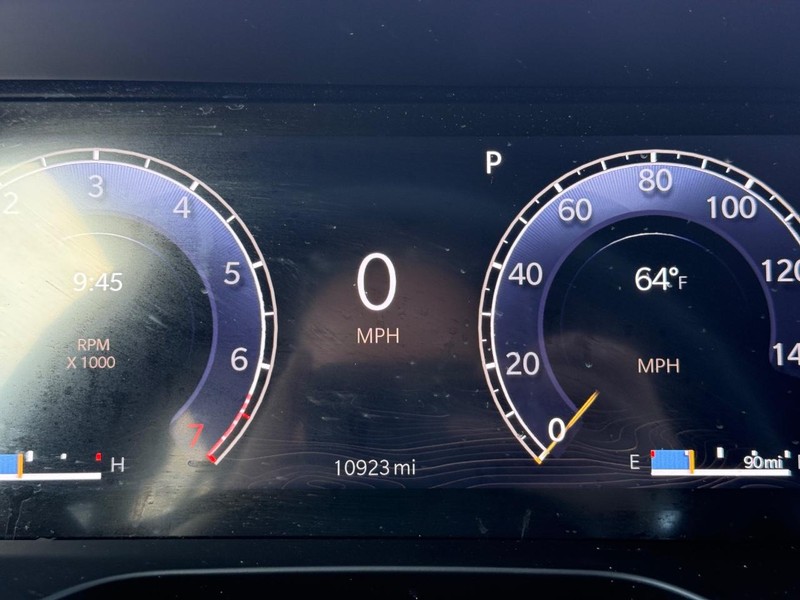 Jeep Grand Cherokee Vehicle Full-screen Gallery Image 21