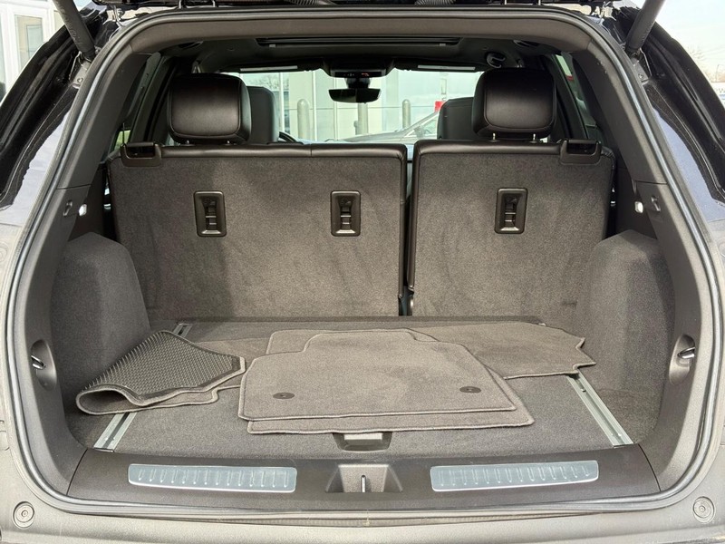 Cadillac XT5 Vehicle Full-screen Gallery Image 6