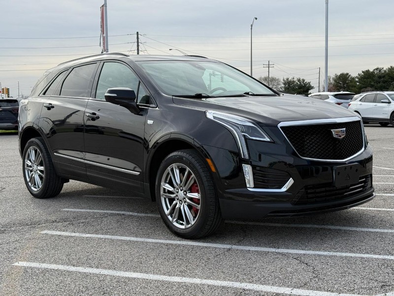 Cadillac XT5 Vehicle Full-screen Gallery Image 8
