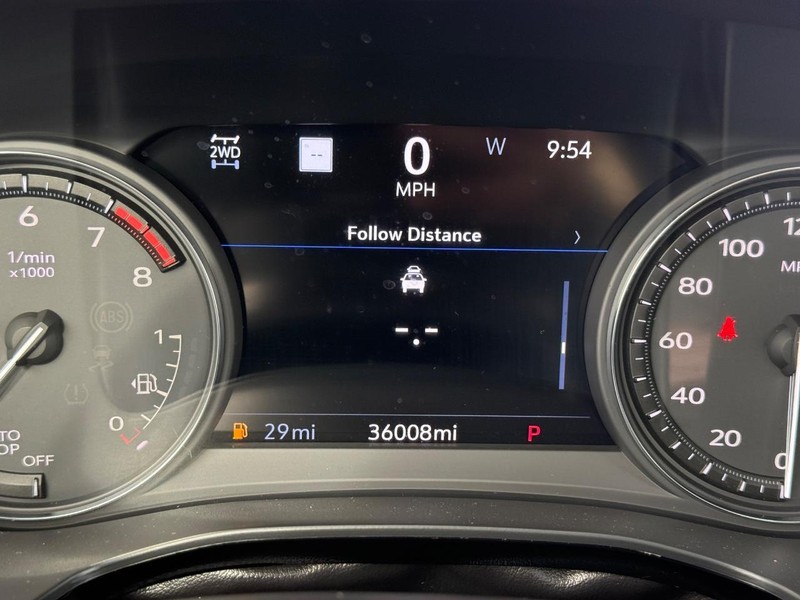 Cadillac XT5 Vehicle Full-screen Gallery Image 23