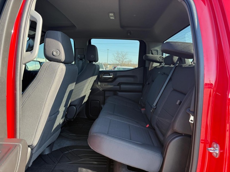 Chevrolet Silverado 1500 Vehicle Full-screen Gallery Image 11