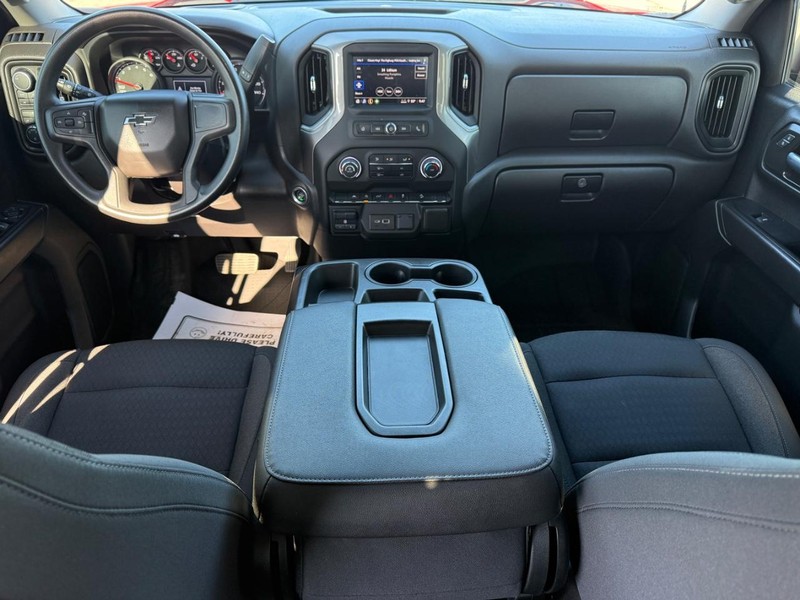 Chevrolet Silverado 1500 Vehicle Full-screen Gallery Image 12