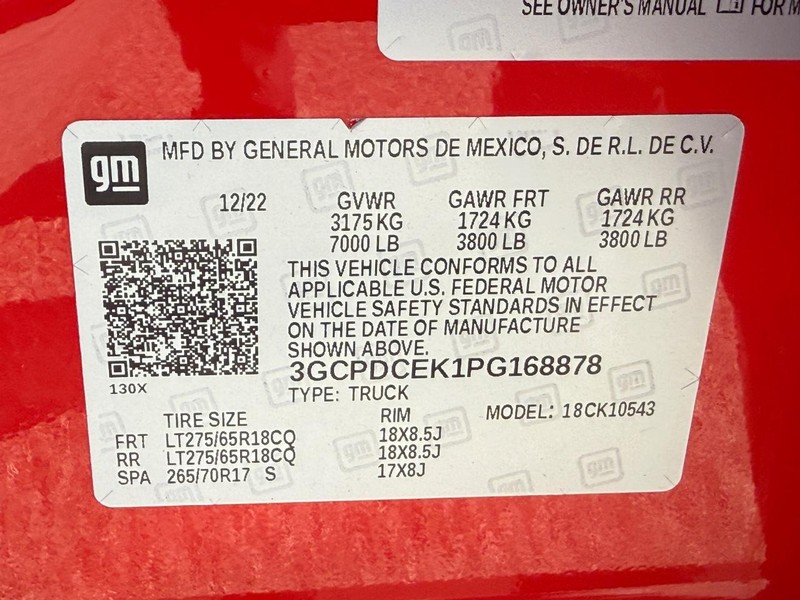 Chevrolet Silverado 1500 Vehicle Full-screen Gallery Image 24