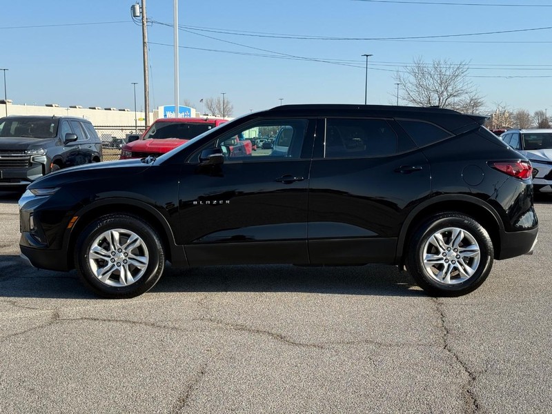 Chevrolet Blazer Vehicle Full-screen Gallery Image 02