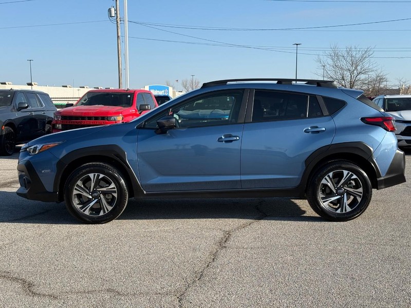 Subaru Crosstrek Vehicle Full-screen Gallery Image 2