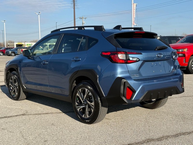 Subaru Crosstrek Vehicle Full-screen Gallery Image 3