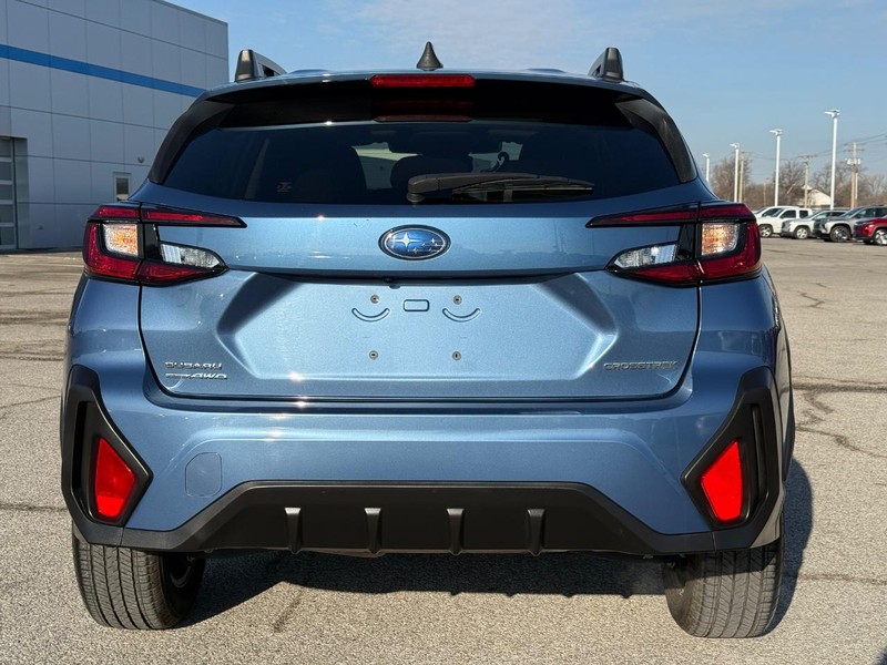 Subaru Crosstrek Vehicle Full-screen Gallery Image 4