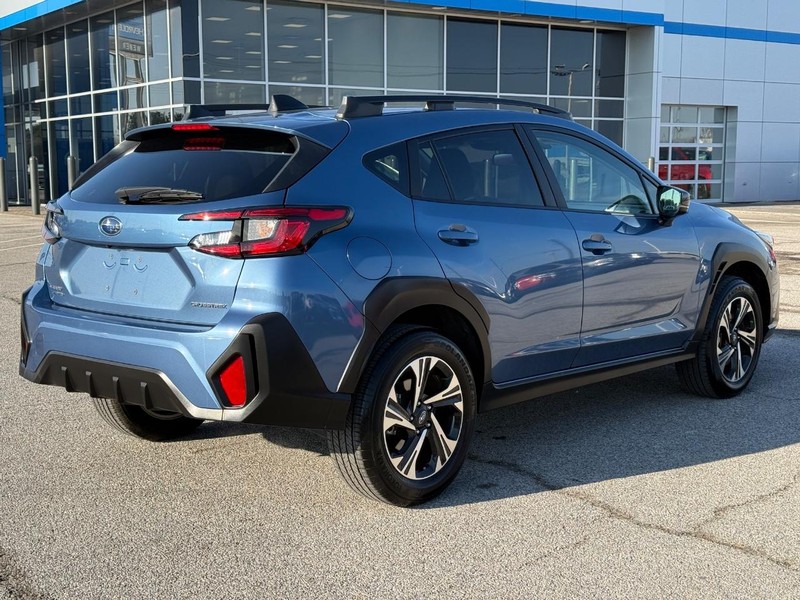 Subaru Crosstrek Vehicle Full-screen Gallery Image 5