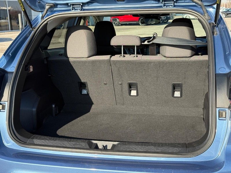 Subaru Crosstrek Vehicle Full-screen Gallery Image 6