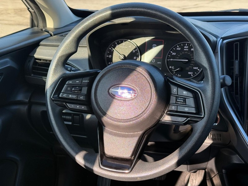 Subaru Crosstrek Vehicle Full-screen Gallery Image 13