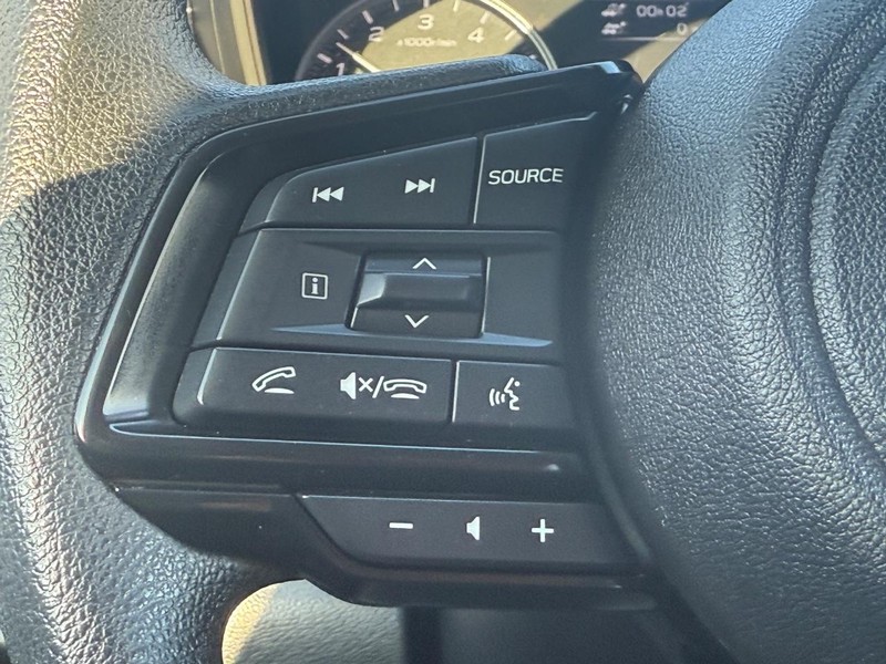 Subaru Crosstrek Vehicle Full-screen Gallery Image 14