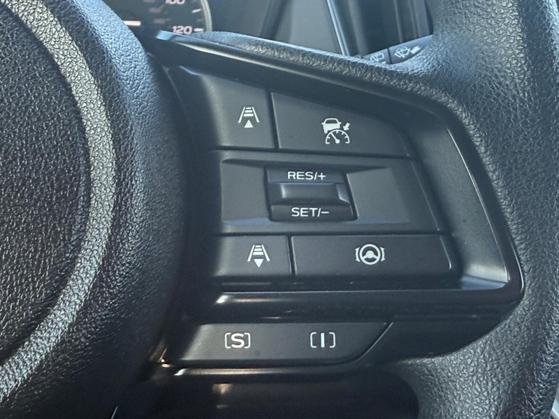 Subaru Crosstrek Vehicle Full-screen Gallery Image 15