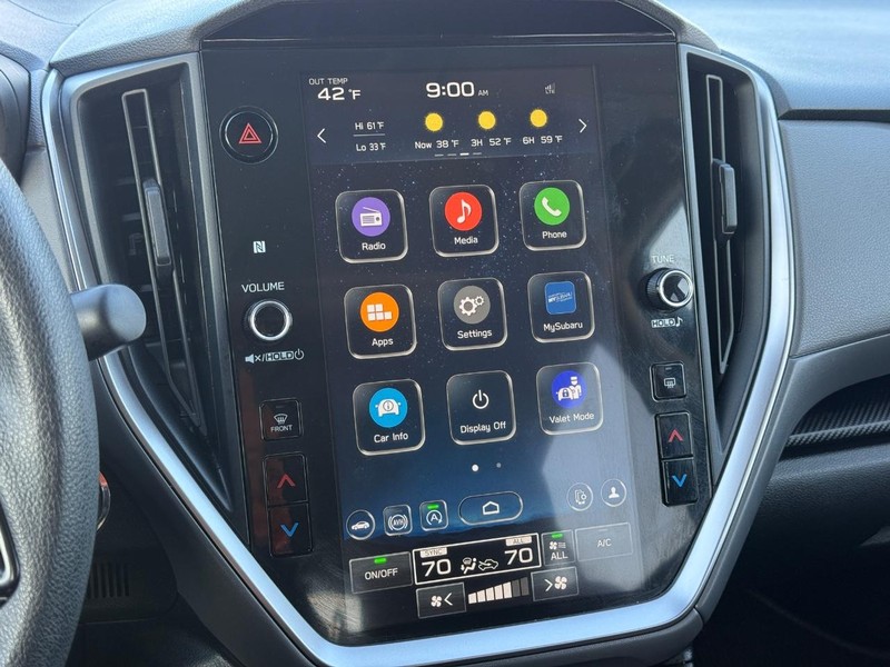 Subaru Crosstrek Vehicle Full-screen Gallery Image 17