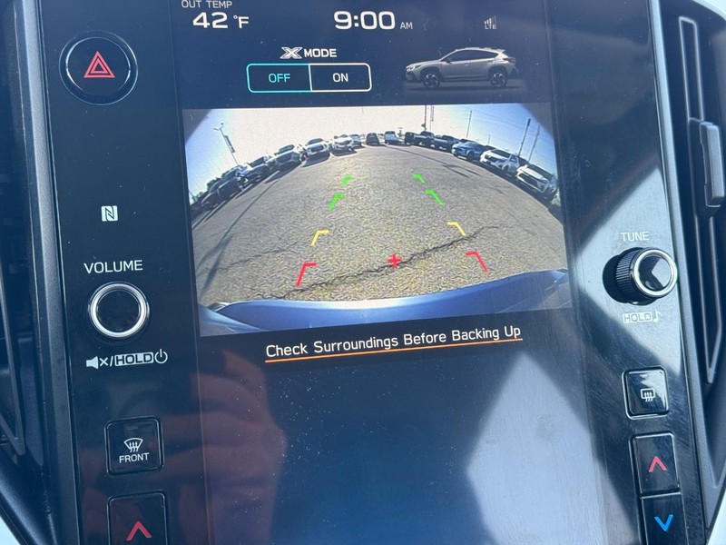 Subaru Crosstrek Vehicle Full-screen Gallery Image 18