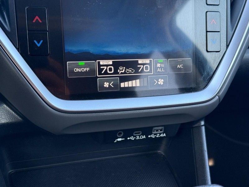 Subaru Crosstrek Vehicle Full-screen Gallery Image 19