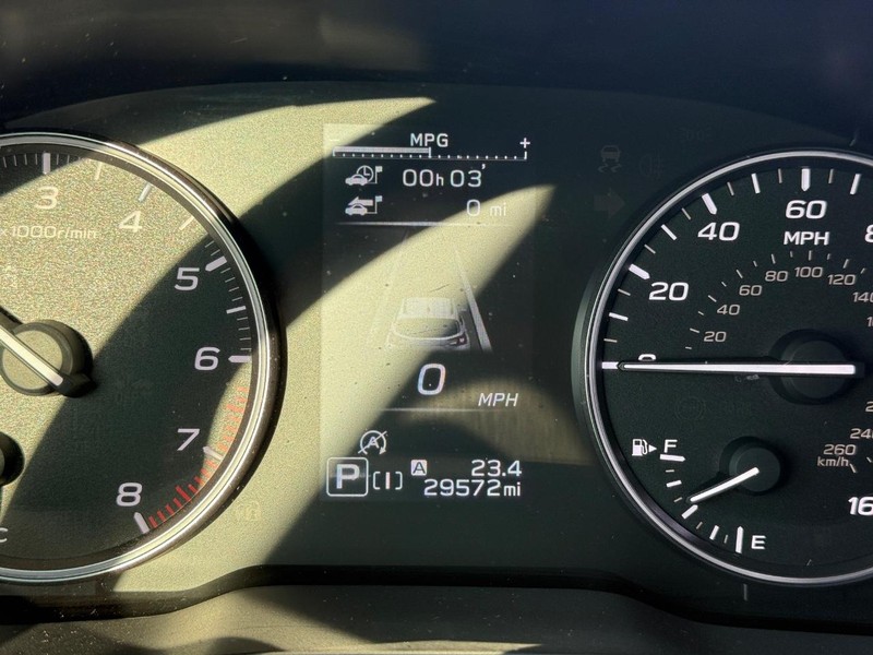 Subaru Crosstrek Vehicle Full-screen Gallery Image 23