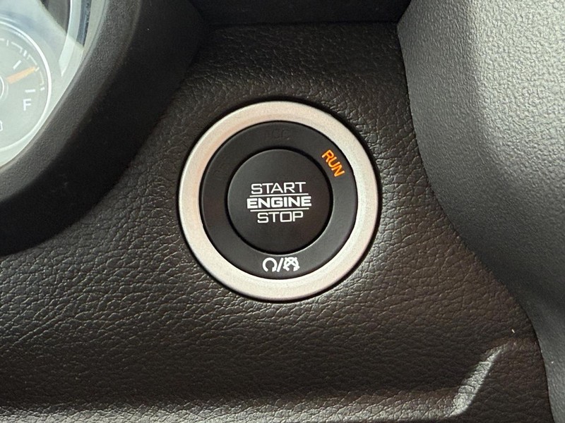 Ram 1500 Vehicle Full-screen Gallery Image 15