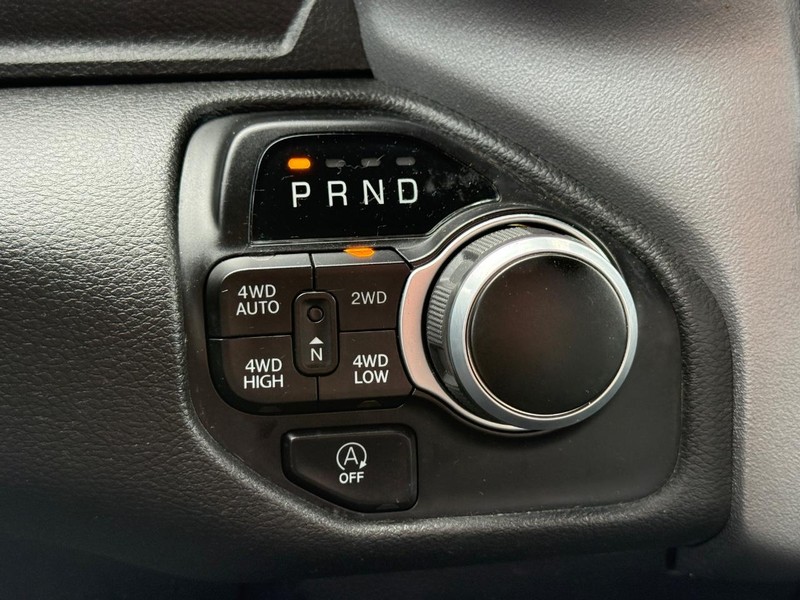 Ram 1500 Vehicle Full-screen Gallery Image 16