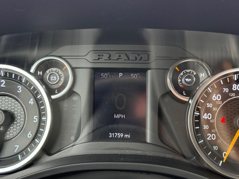 Ram 1500 Vehicle Full-screen Gallery Image 21