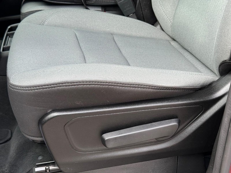 Ram 1500 Vehicle Full-screen Gallery Image 23