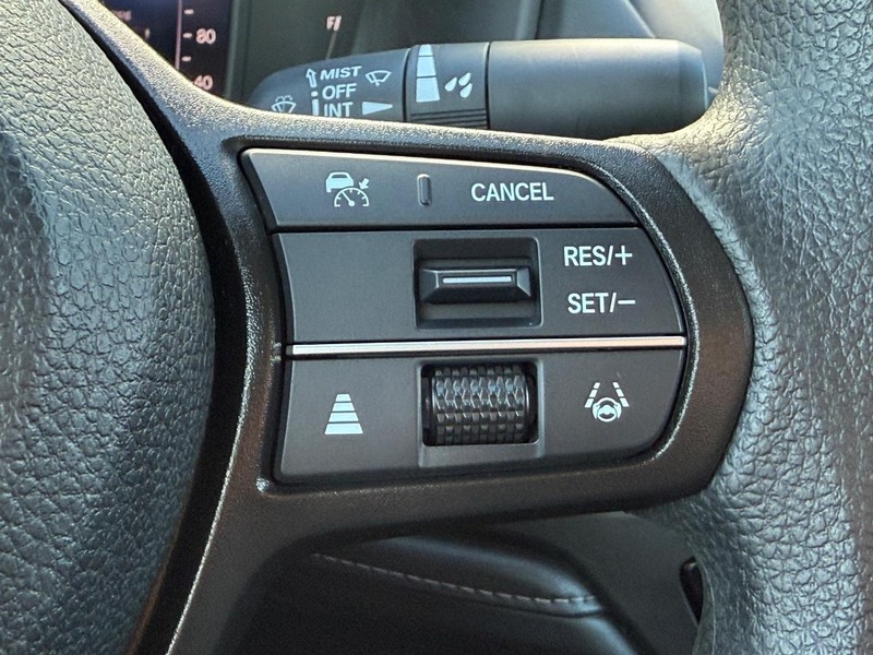 Honda Accord Sedan Vehicle Full-screen Gallery Image 14