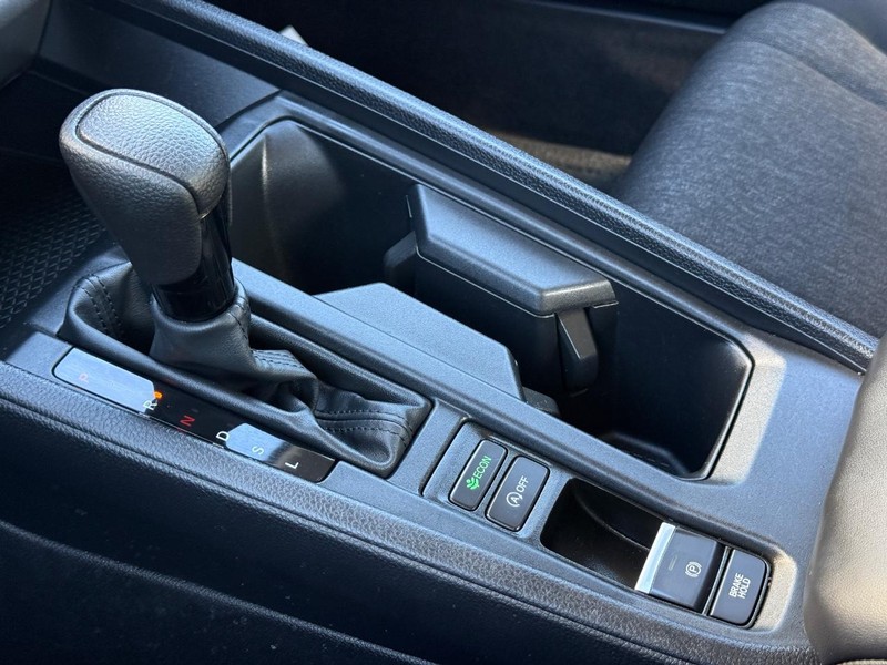 Honda Accord Sedan Vehicle Full-screen Gallery Image 19