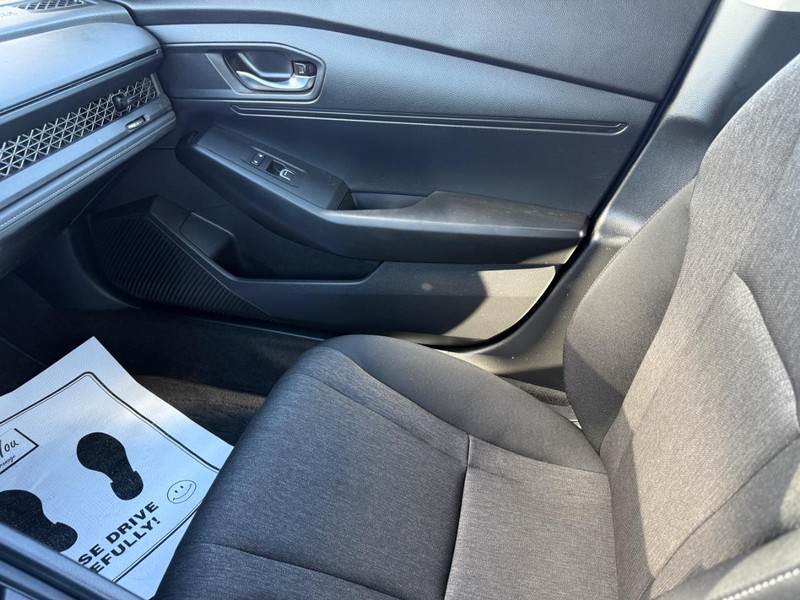 Honda Accord Sedan Vehicle Full-screen Gallery Image 20