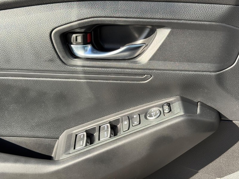 Honda Accord Sedan Vehicle Full-screen Gallery Image 22