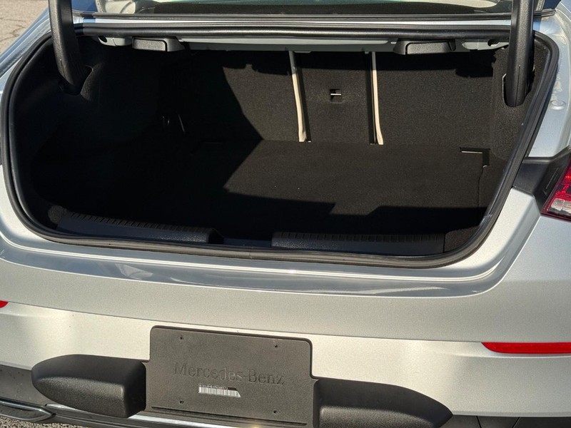 Mercedes-Benz CLA Vehicle Full-screen Gallery Image 6