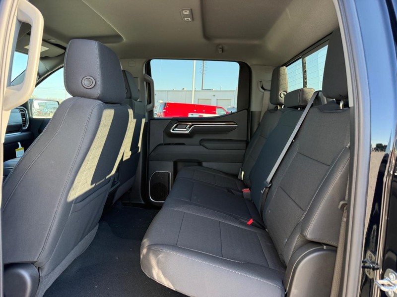 Chevrolet Silverado 1500 Vehicle Full-screen Gallery Image 5