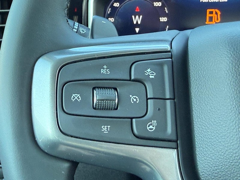 Chevrolet Silverado 1500 Vehicle Full-screen Gallery Image 8