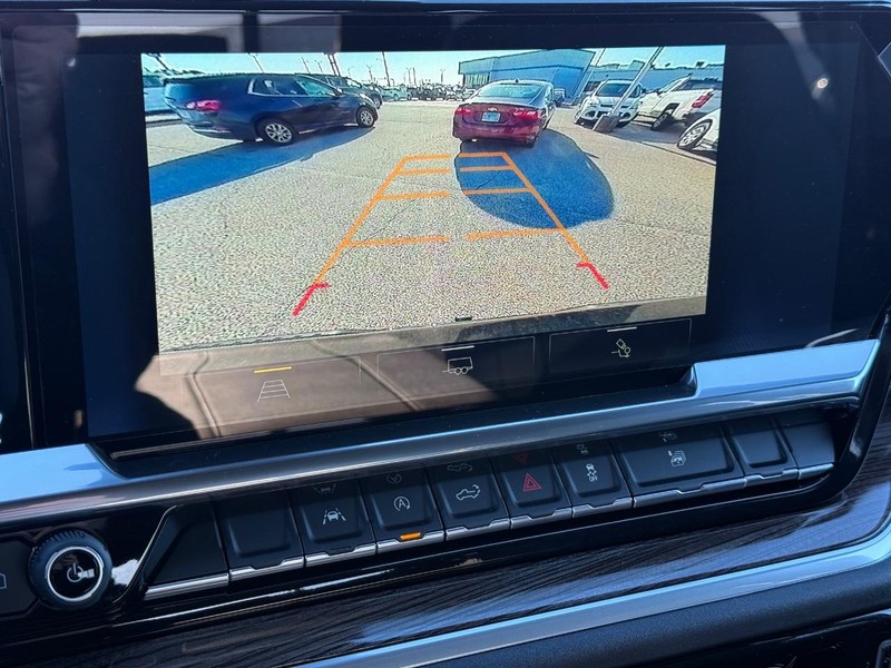 Chevrolet Silverado 1500 Vehicle Full-screen Gallery Image 11