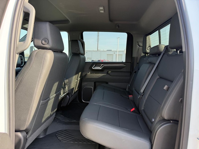 Chevrolet Silverado 2500HD Vehicle Full-screen Gallery Image 5