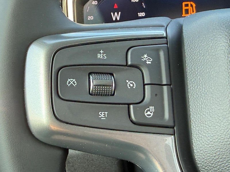 Chevrolet Silverado 2500HD Vehicle Full-screen Gallery Image 9