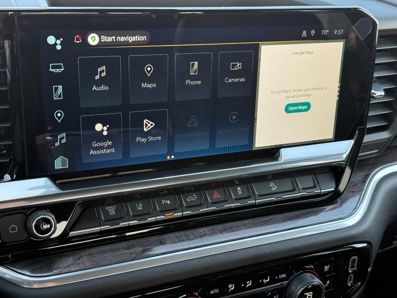 Chevrolet Silverado 2500HD Vehicle Full-screen Gallery Image 11