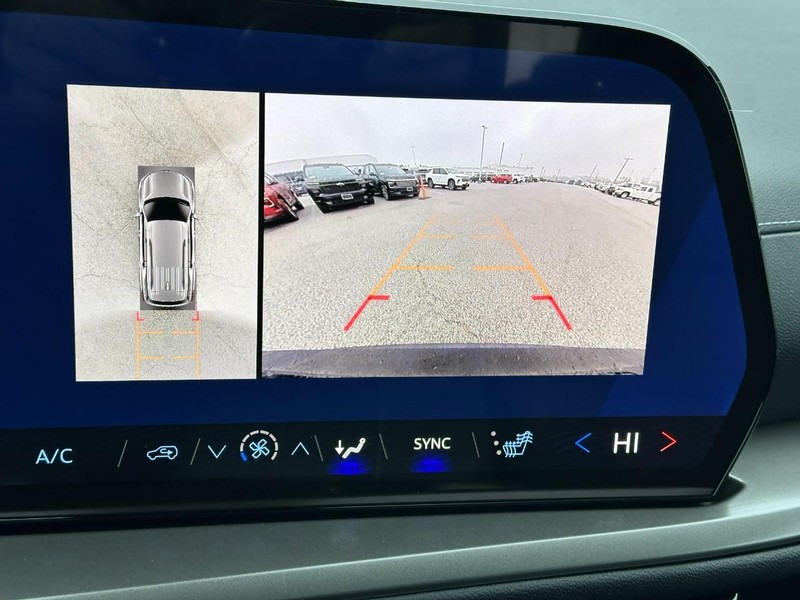 Chevrolet Traverse Vehicle Full-screen Gallery Image 14