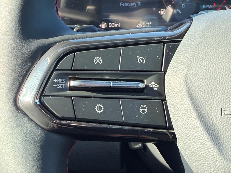 Chevrolet Traverse Vehicle Full-screen Gallery Image 11