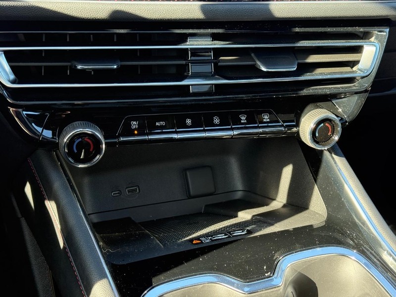 Chevrolet Traverse Vehicle Full-screen Gallery Image 15